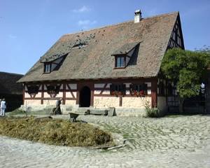 haus42-46.jpg (15357 Byte)