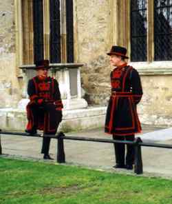 londontowerbeefeaters.jpg (9990 Byte)