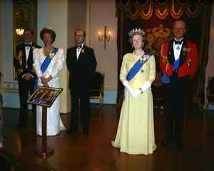 londonwachsfigurroyalfamily2.jpg (7327 Byte)