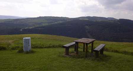 panorama-simmelsberg-sw.jpg (8700 Byte)